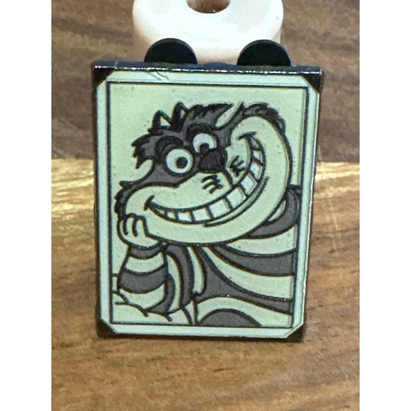 Alice in Wonderland Cheshire Cat Disney Pin Mickey Trading Pin Authentic - Picture 1 of 5